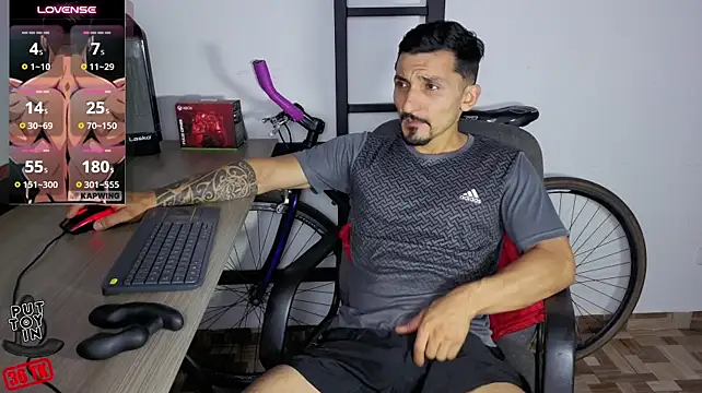 XXX chat uživo modela Marck_Muscle