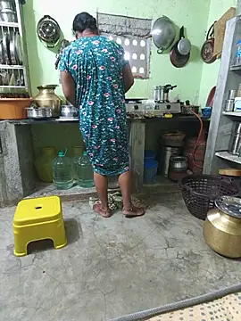 Tamilselviroja- Adlı Modelin Canlı XXX Sohbeti
