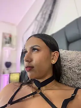 Chat XXX en directo de MiilaBlake