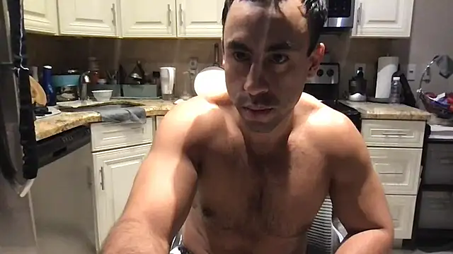 Živý XXX chat BigGuyMuscle