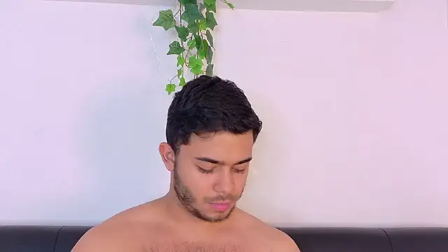 Chat XXX ao vivo de TylerWest_