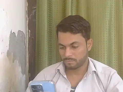 Stubborndesiboy Adlı Modelin Canlı XXX Sohbeti