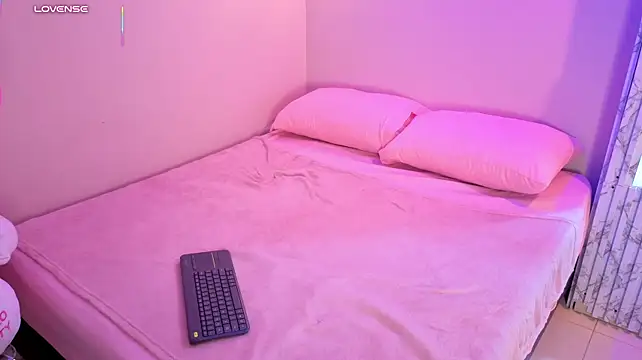 Czat XXX na żywo – Kiss_Raven__