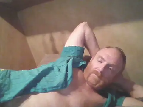 Chatroom XXX en direct de GingerTitan8