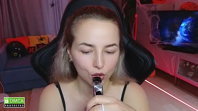 Mira_Mermayd's Live XXX Chat
