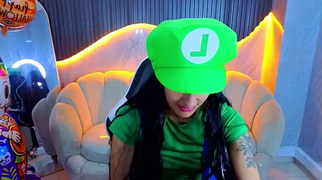 Tifany_Tx Chat XXX in diretta