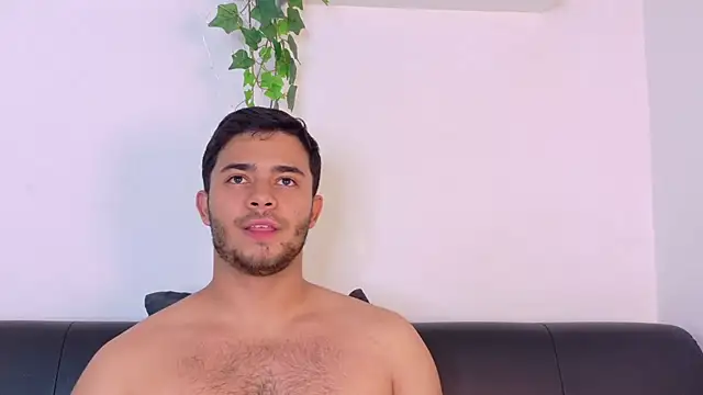 TylerWest_ Chat XXX in diretta