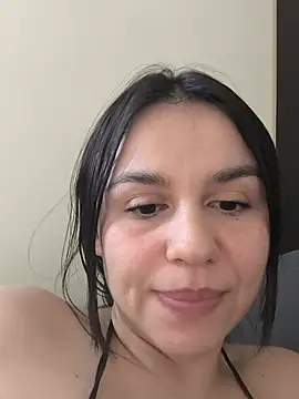 Daniela-rosee Adlı Modelin Canlı XXX Sohbeti