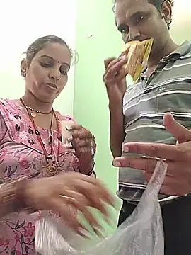 دردشة Priya_couple1 الجنسية المباشرة