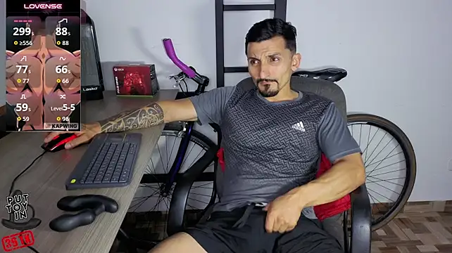 Marck_Muscle Adlı Modelin Canlı XXX Sohbeti