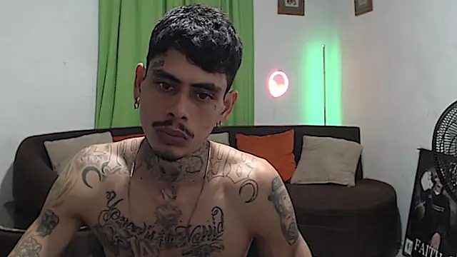 alpha_zom élő XXX-chatje