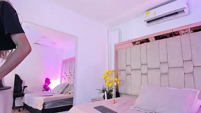 ViolletteTurner Pertunjukan Webcam