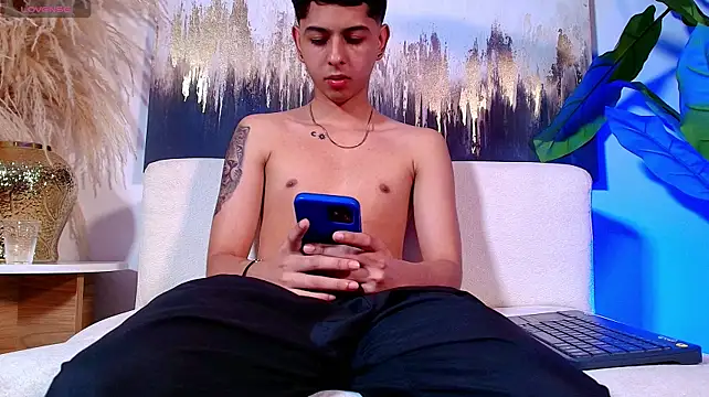 Онлайн чат XXX CGomez_
