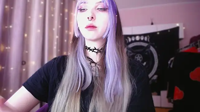 JustMeowGirl: онлайн-секс-чат