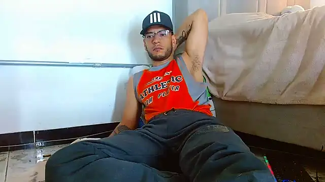 Alphamaster_92 live XXX chat