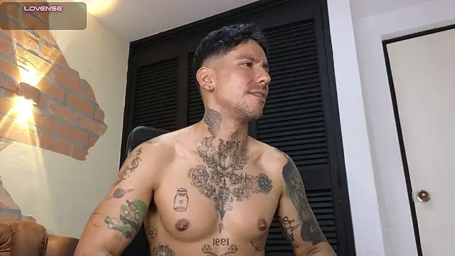 Živý XXX chat MR_EITHAN