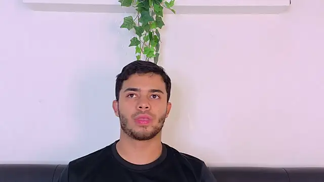 Онлайн чат XXX TylerWest_