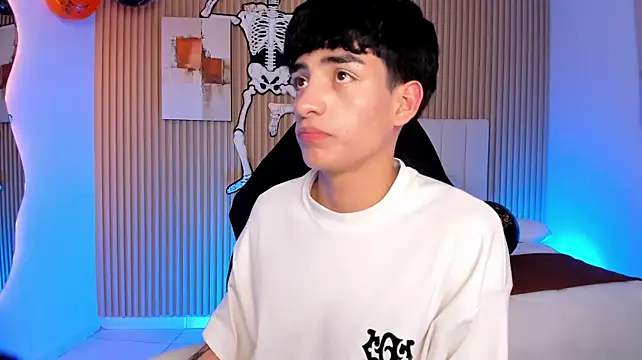 צ'אט XXX בשידור חי של Filiph_Sterliing