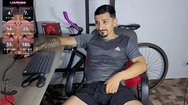 Marck_Muscle: онлайн-секс-чат