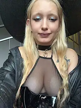 Elfi_InPublic Live XXX Chat
