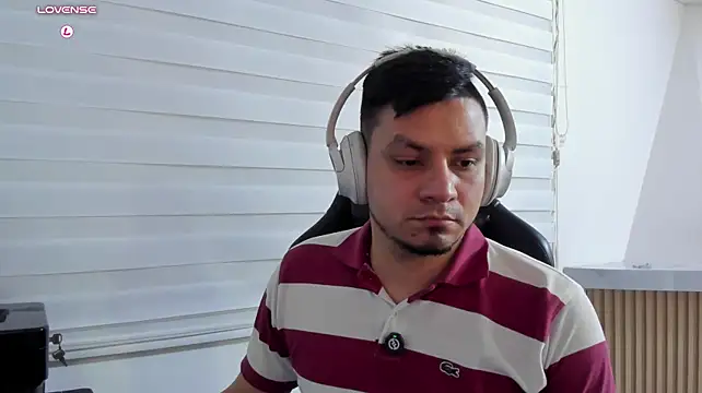 Chat +18 de Rick_Adams ao vivo