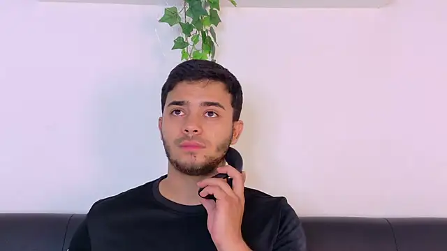 TylerWest_ লাইভ XXX চ্যাট