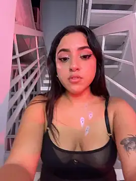 Chat XXX en directo de MeggyMae_