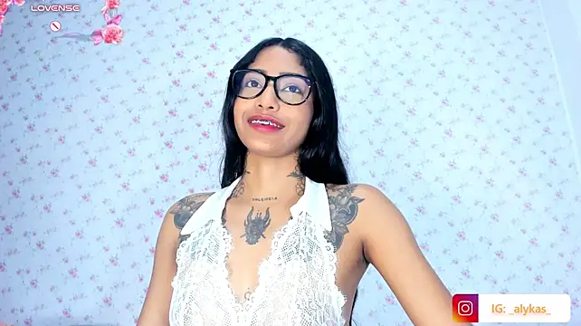 צ'אט XXX בשידור חי של Alykass