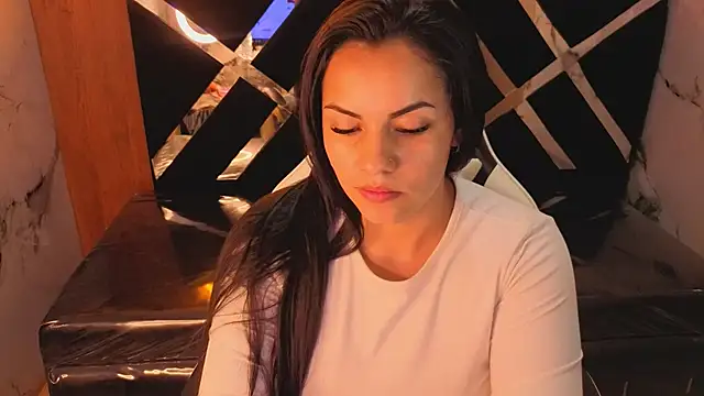 Chat +18 de Molly_Peach_v ao vivo