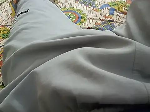 UncutlovingGuy Adlı Modelin Canlı XXX Sohbeti