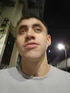 Cris-h's Live XXX Chat