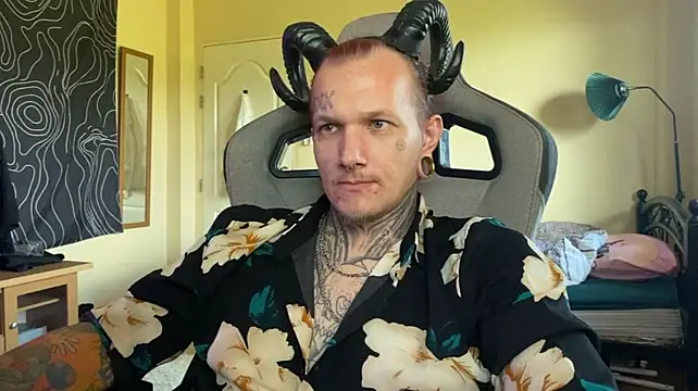 razor_paul Adlı Modelin Canlı XXX Sohbeti