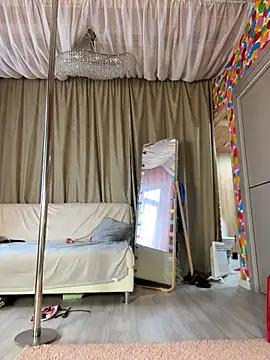 QuietNicole Adlı Modelin Canlı XXX Sohbeti