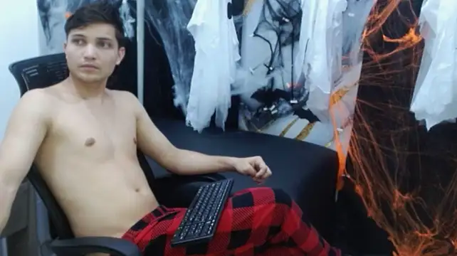 Онлайн чат XXX tommydans