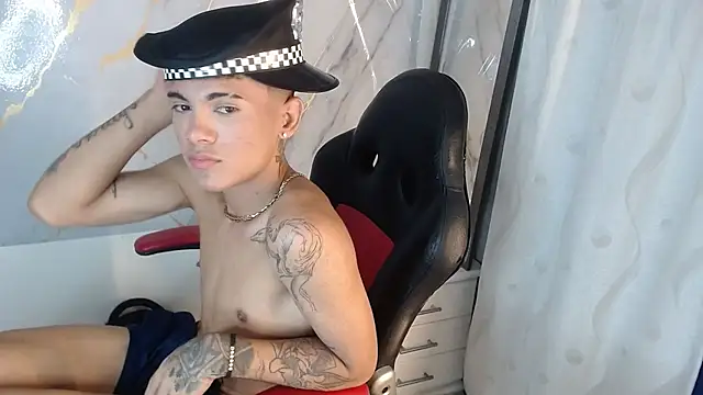XXX chat uživo modela NaimVoss
