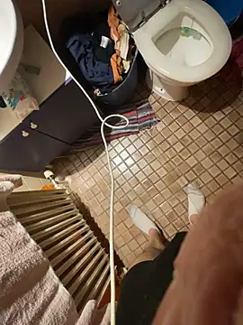TonyR84 – Naživo XXX chat