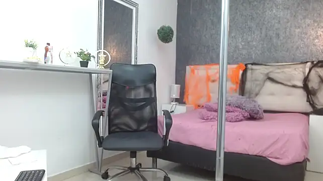צ'אט XXX בשידור חי של dantefoxx