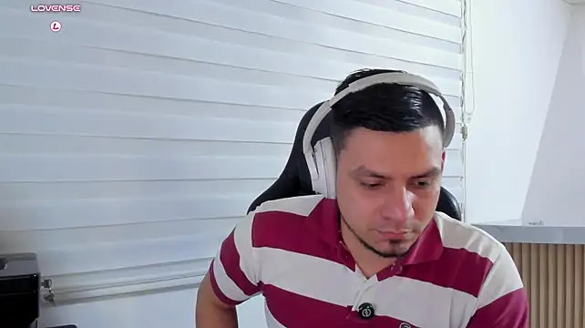 Chat +18 de Rick_Adams ao vivo