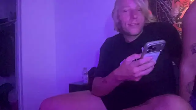 NikkiAndJohnny777 Live XXX-Chat