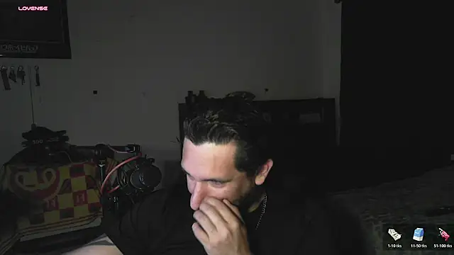 DevilPup75_ live XXX chat