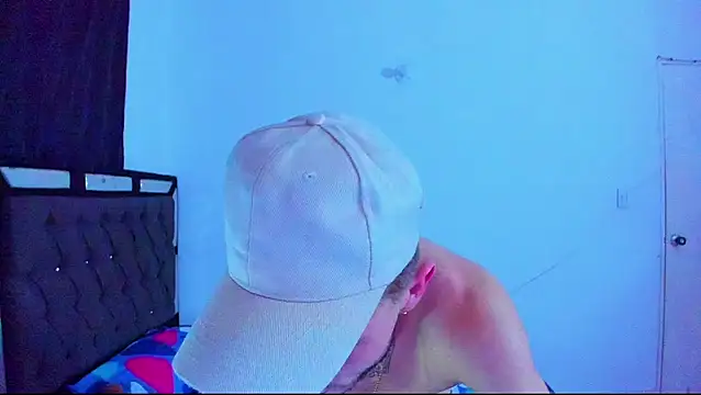 XXX chat uživo modela zeus_eddy