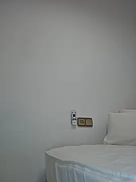 Angelmoon04 Show in webcam