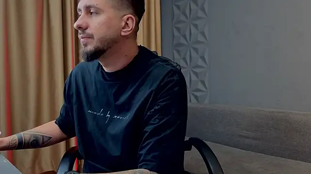 LoganStroud Chat XXX live