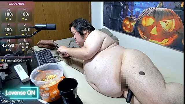 ChubbyBEAR039 live XXX chat