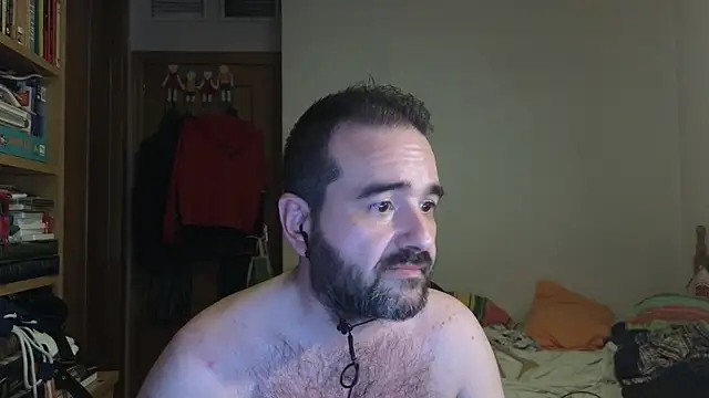 curiosillo83 élő XXX-chatje