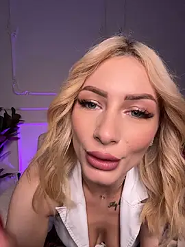 Chat +18 de AngieShae ao vivo