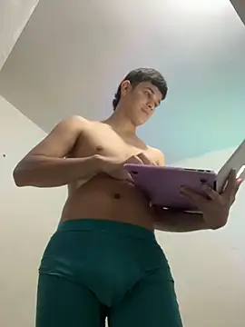 LatinBoy27: απευθείας συνομιλία ΧΧΧ