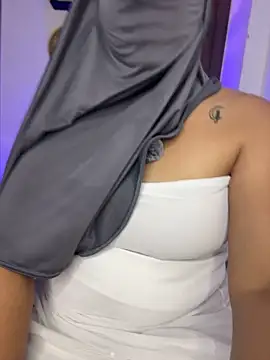Isa-anbar Live XXX-chat