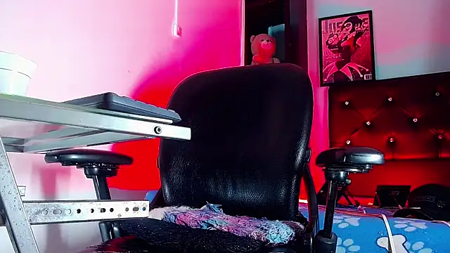 Chatroom XXX en direct de Angel_foxc13