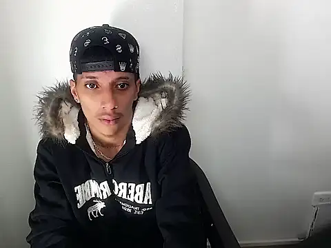 XXX chat uživo modela brayan__hot__